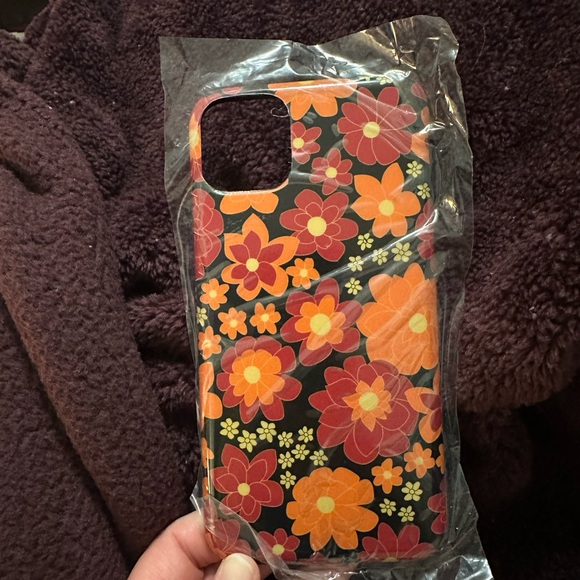 Floral Pattern Phone Case - Picture 2 of 5
